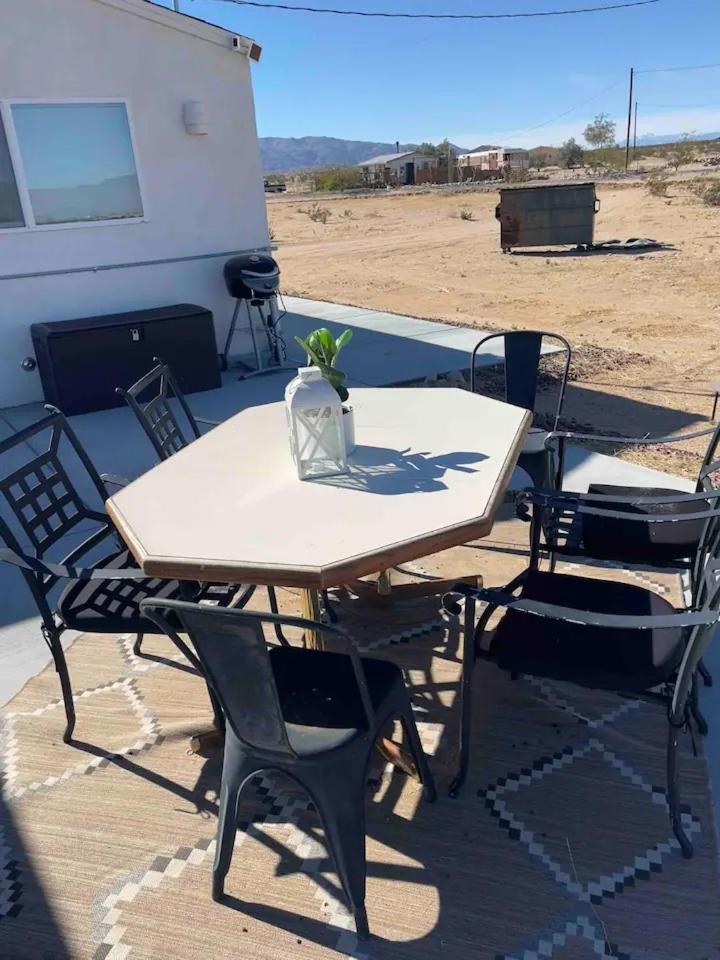 Serene Modern Home Backdoor With Great Wifi, Games, Movies, Patio Seating And Bbq Easy Access To North Joshua Tree National Park In 10 Minutes Twentynine Palms Exteriör bild