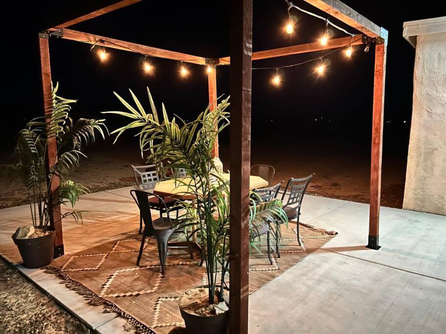 Serene Modern Home Backdoor With Great Wifi, Games, Movies, Patio Seating And Bbq Easy Access To North Joshua Tree National Park In 10 Minutes Twentynine Palms Exteriör bild